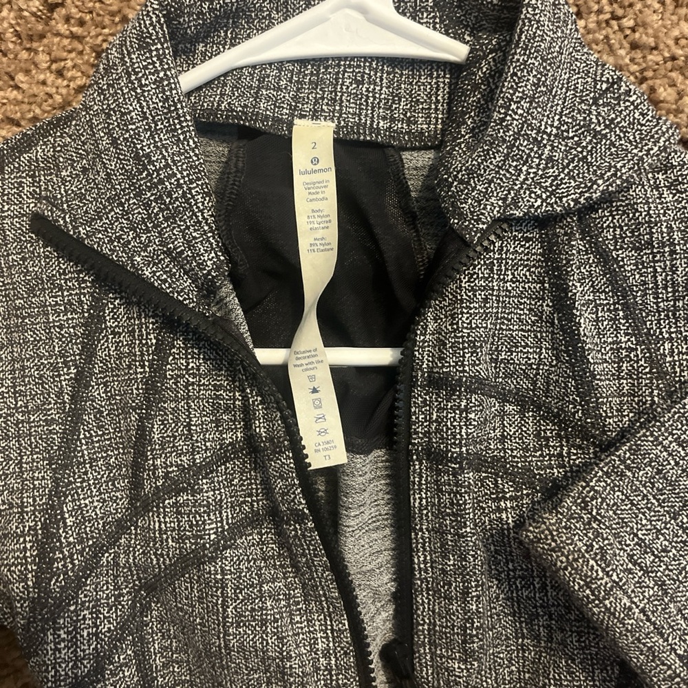 Lululemon define jacket - Picture 3 of 5